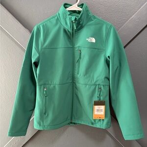 The North Face Women’s Apex Bionic Jacket Evergreen in Color